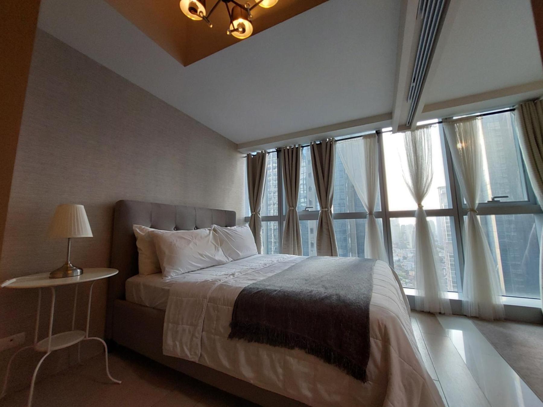 Apartment Uptown Parksuites Tower 1 Bgc By Ph Staycation Manila