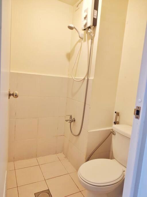 Apartment Urban Deca Edsa Staycation W/unli Wi-fi & Netflix