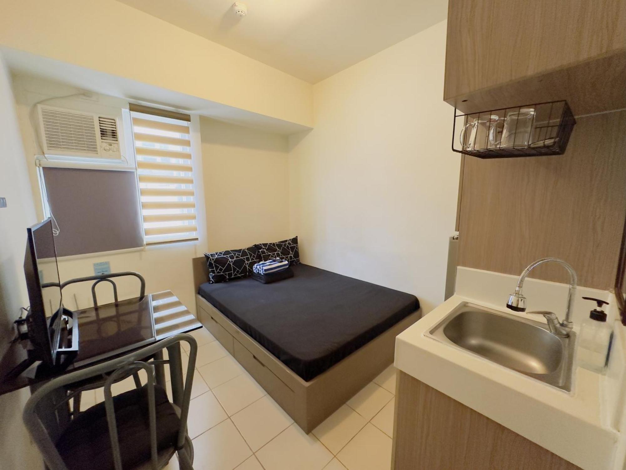 Urban Deca Edsa Staycation W/unli Wi-fi & Netflix * Manila