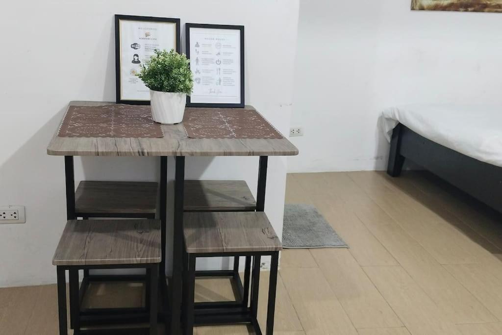 Apartment Unit Near Naia Terminal 3 *