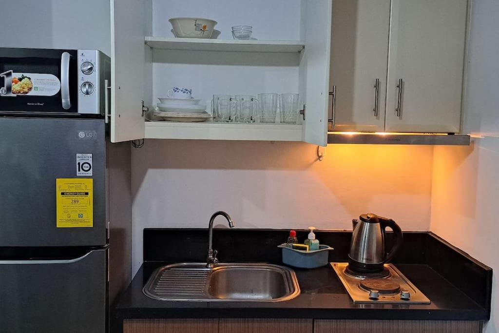 Apartment Unit Near Naia Terminal 3 *