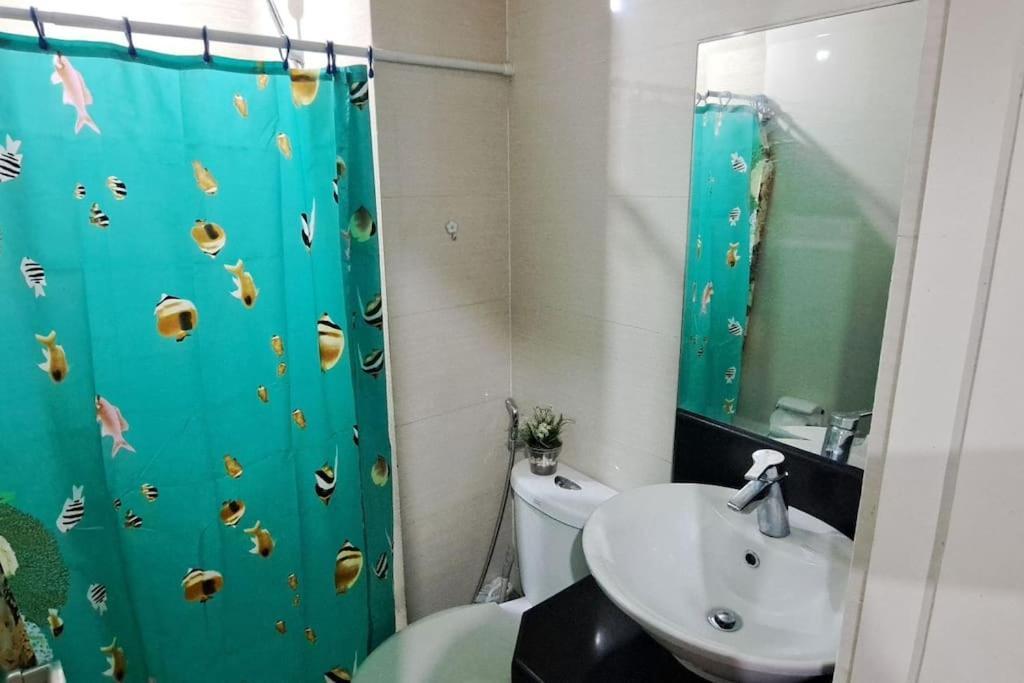 Unit Near Naia Terminal 3 *