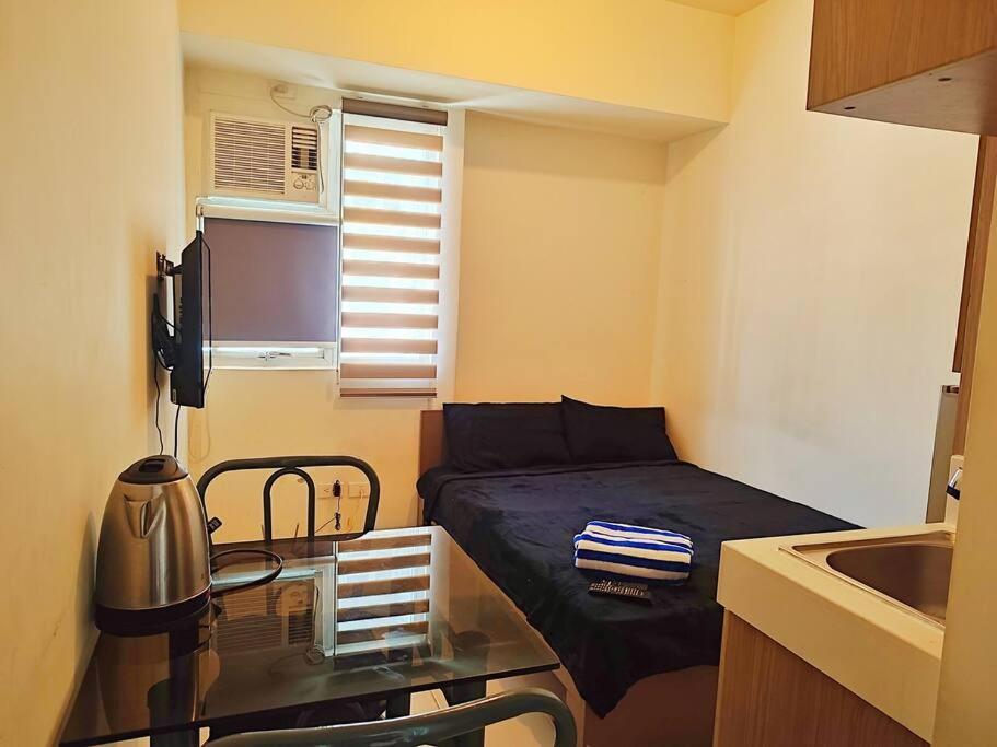 Urban Deca Edsa Staycation W/unli Wi-fi & Netflix Apartment