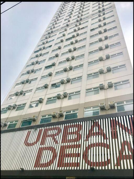 Urban Deca Edsa Budget Place W/ Unli Wi-fi Netflix * Manila