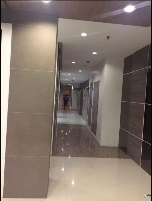 Urban Deca Edsa Budget Place W/ Unli Wi-fi Netflix * Manila