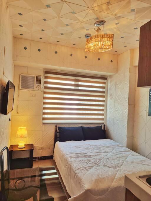 Urban Deca Edsa Budget Place W/ Unli Wi-fi Netflix *