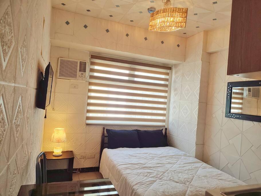Urban Deca Edsa Budget Place W/ Unli Wi-fi Netflix Apartment Manila