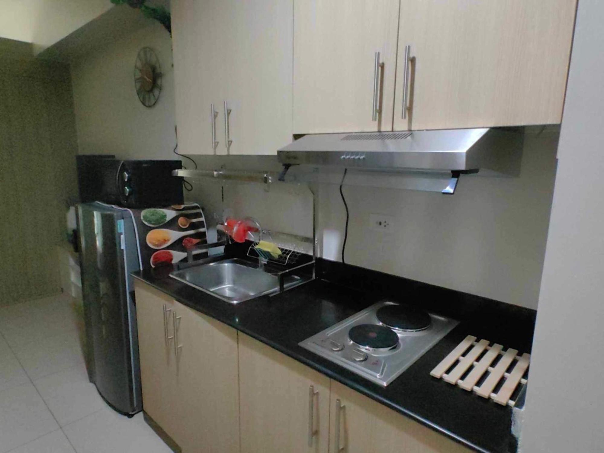 Near Moa, Naia, Picc, & Ccp That Is Comfy With A View! Apartment Manila