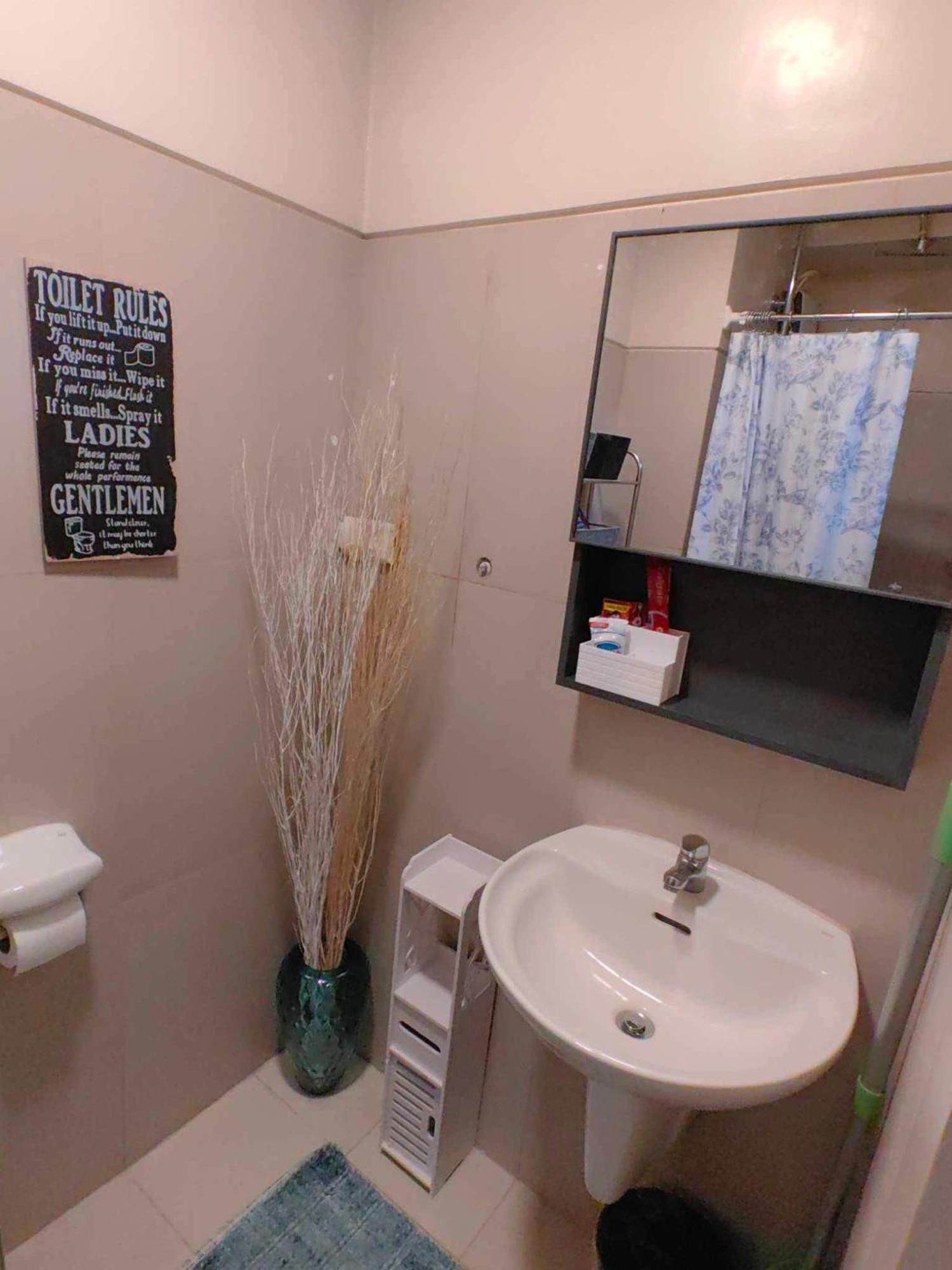 Near Moa, Naia, Picc, & Ccp That Is Comfy With A View! Apartment Manila