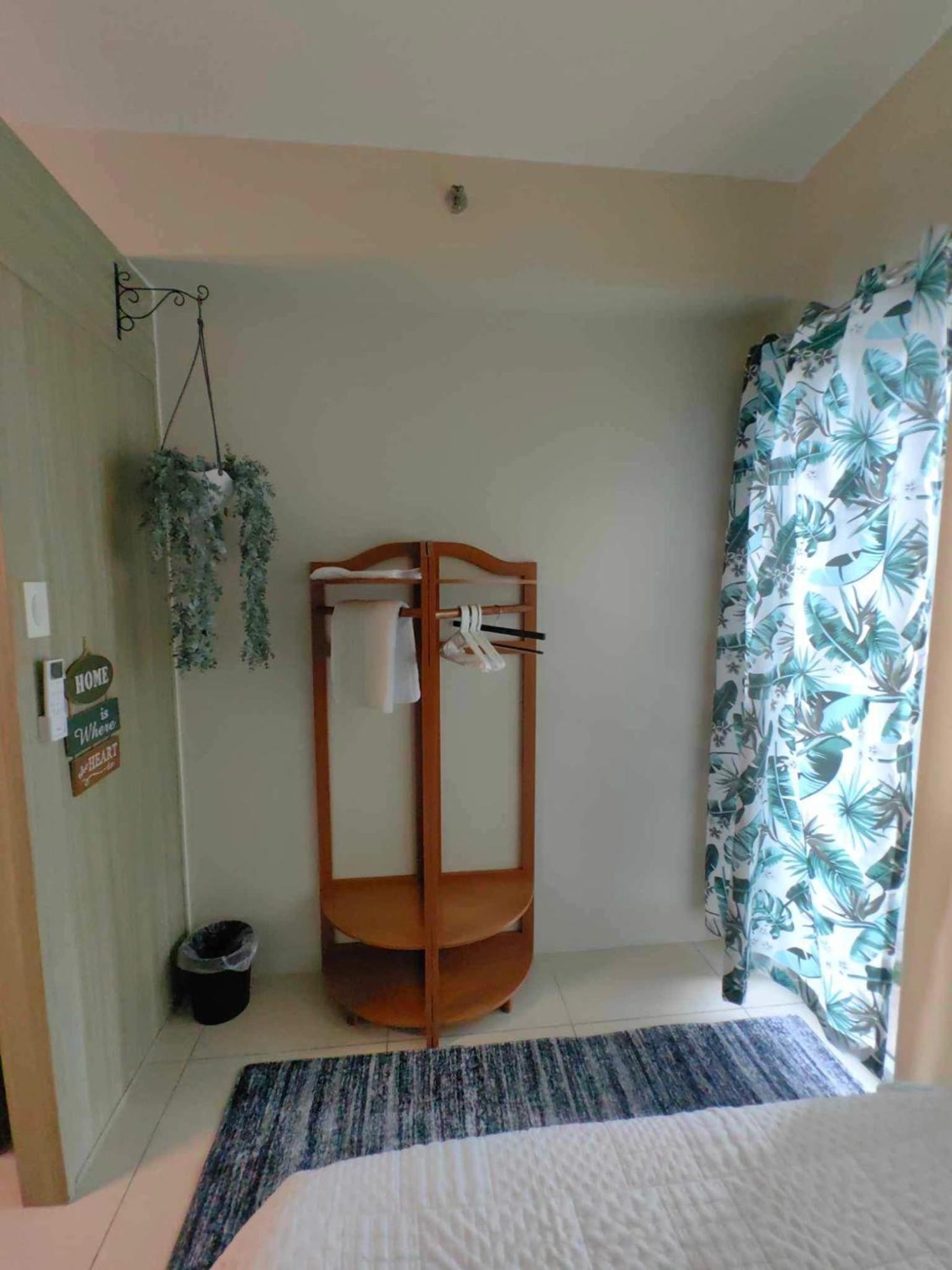Apartment Near Moa, Naia, Picc, & Ccp That Is Comfy With A View! Manila