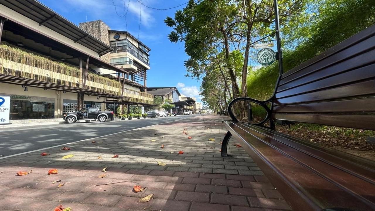Apartment 2 Bedroom Free Wifi & Netflix - Circulo Verde, Eastwood Libis, Quezon *