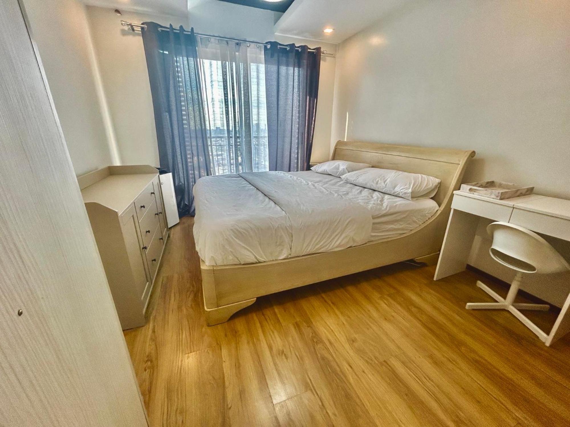 Apartment 2 Bedroom Free Wifi & Netflix - Circulo Verde, Eastwood Libis, Quezon Manila