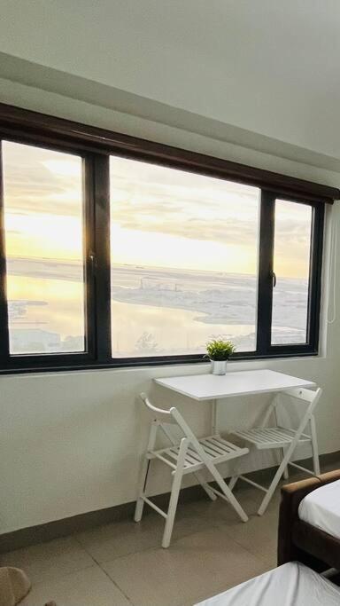 Apartment 2br W/ Balcony Bay View *