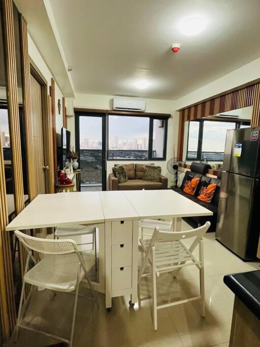 2br W/ Balcony Bay View *
