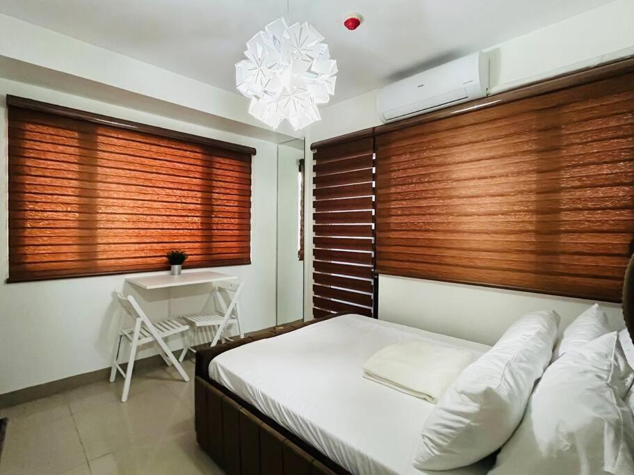 2br W/ Balcony Bay View *