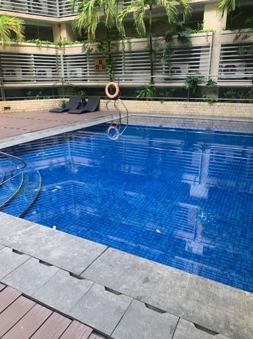 Apartment At 150 Newport Near Naia T3 Manila