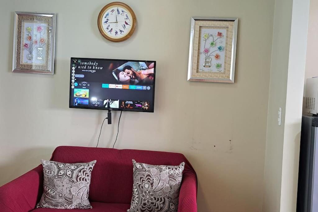 Apartment At 150 Newport Near Naia T3 *