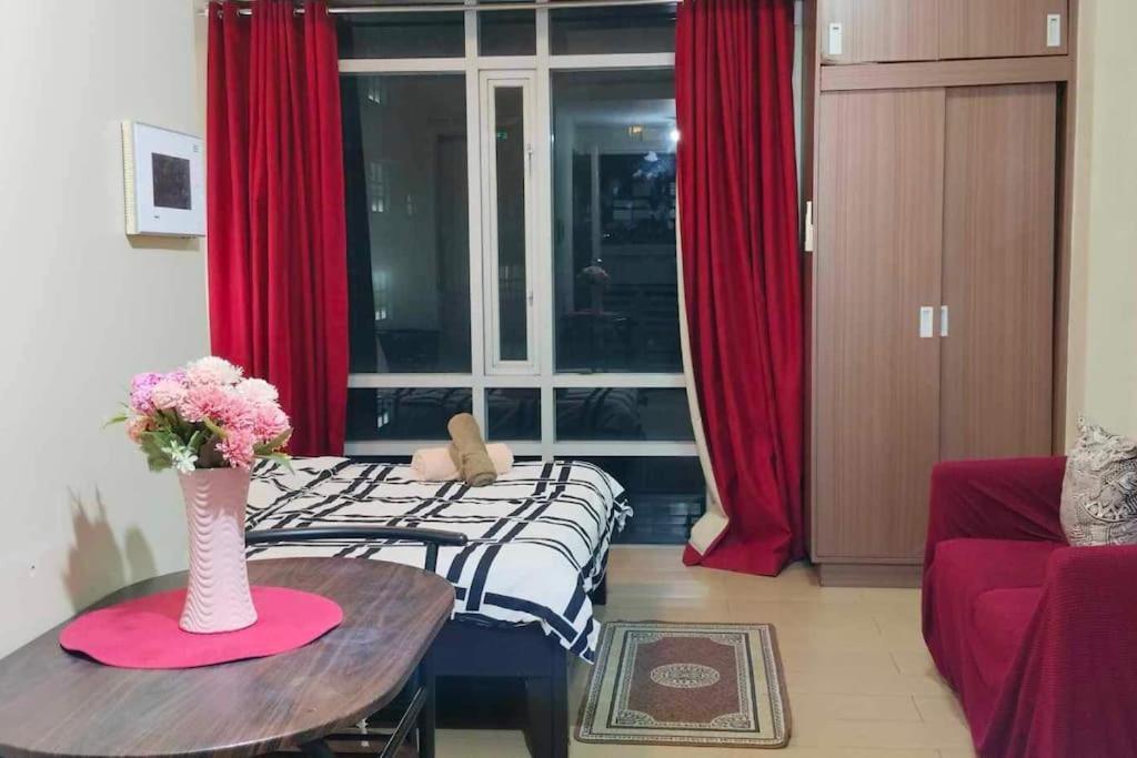 Apartment At 150 Newport Near Naia T3 Manila