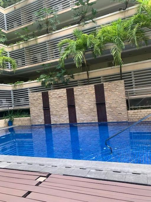 At 150 Newport Near Naia T3 Apartment Manila