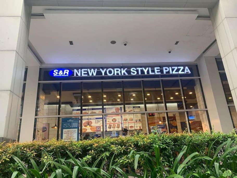 At 150 Newport Near Naia T3 *
