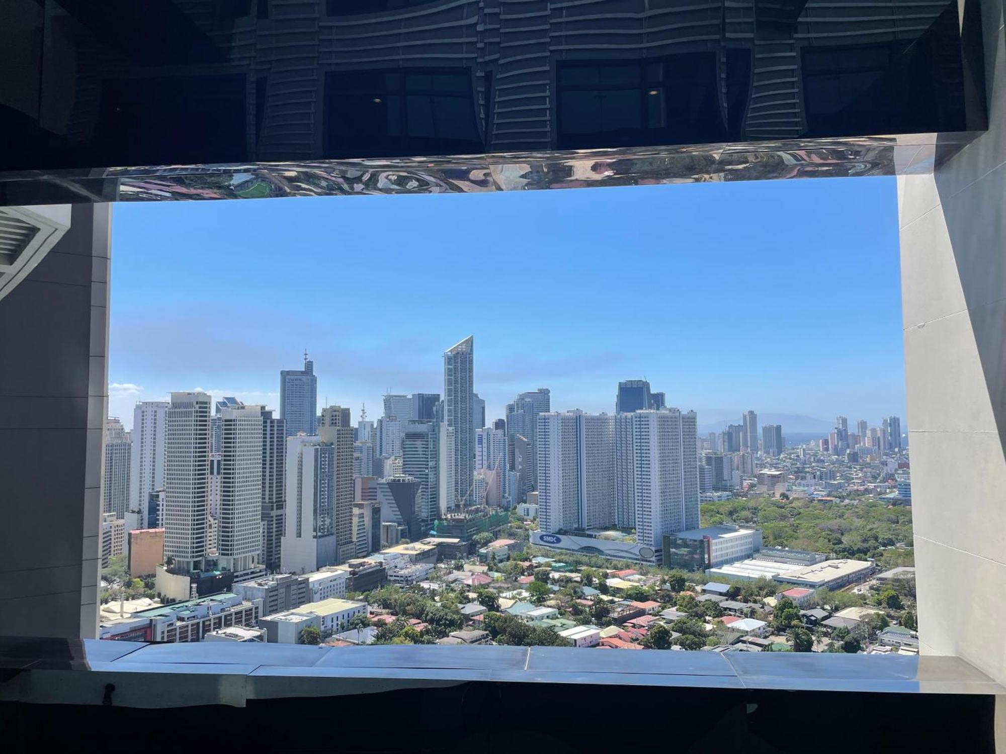 For 4 With 300mbs Internet At Heart Of Makati Apartamento Manila