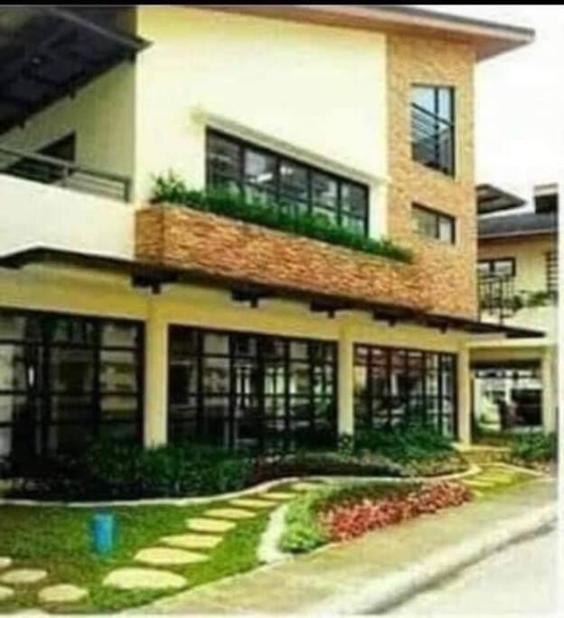 Hacienda Balai 9-2l * Manila