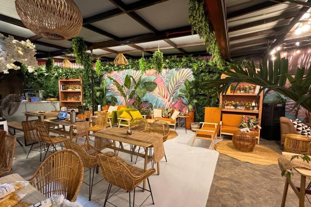 Apartment Bay Garden: Tropical Pool Villay