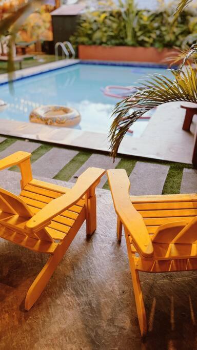 Bay Garden: Tropical Pool Villay Apartment Manila
