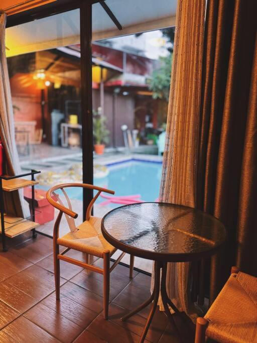 Apartment Bay Garden: Tropical Pool Villay Manila