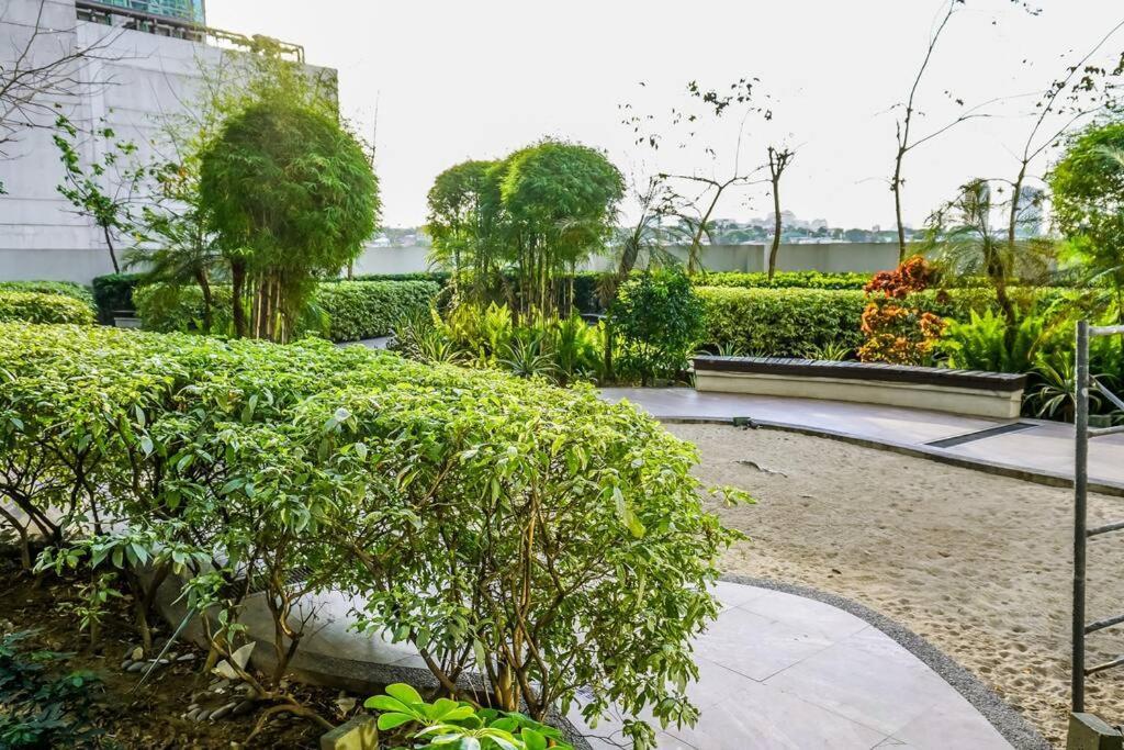 New Modern Luxurious 2bedroom In Eastwood * Manila