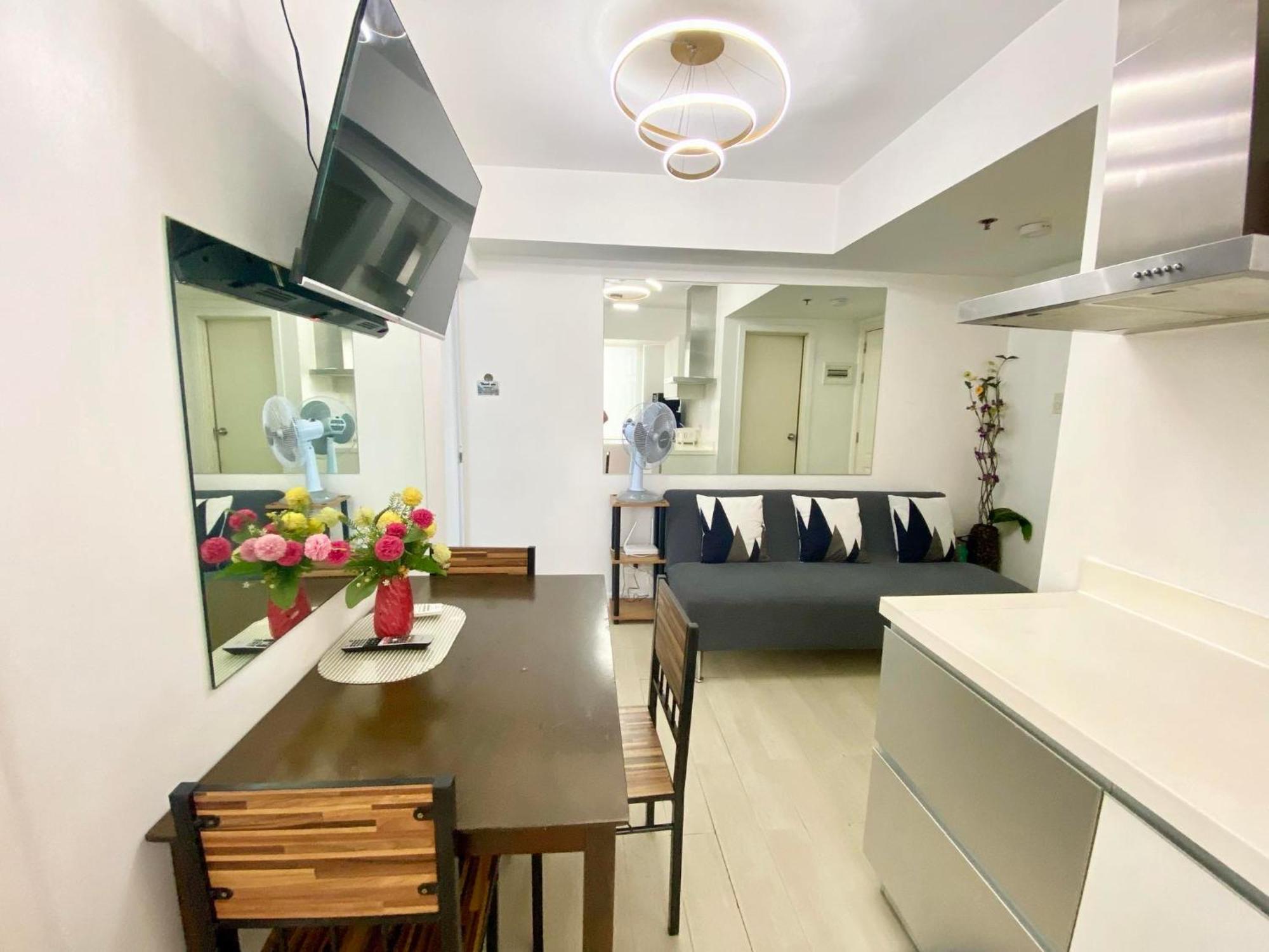 2 Bedroom Azure View 2 Apartment Manila