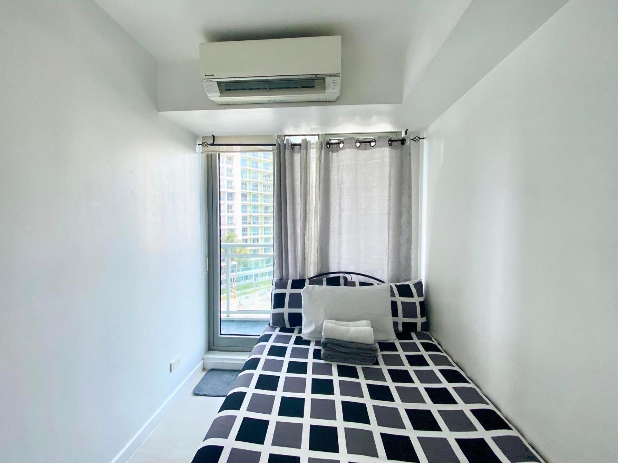 2 Bedroom Azure View 2 Apartment