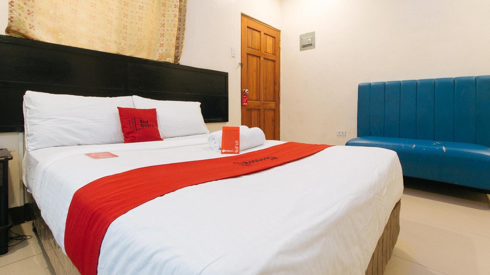 Hotel Reddoorz At V-cat Apartelle Sampaloc Manila