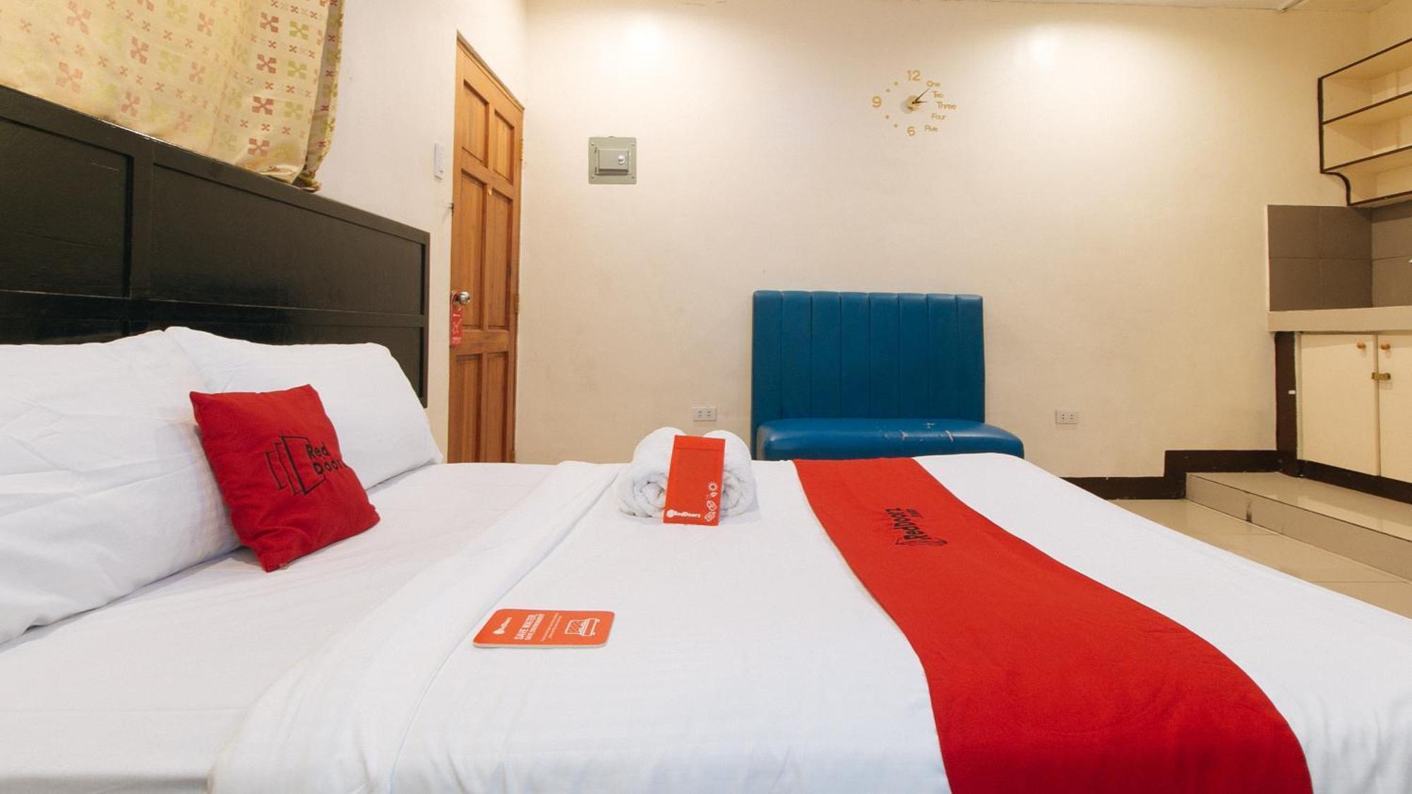 Hotel Reddoorz At V-cat Apartelle Sampaloc
