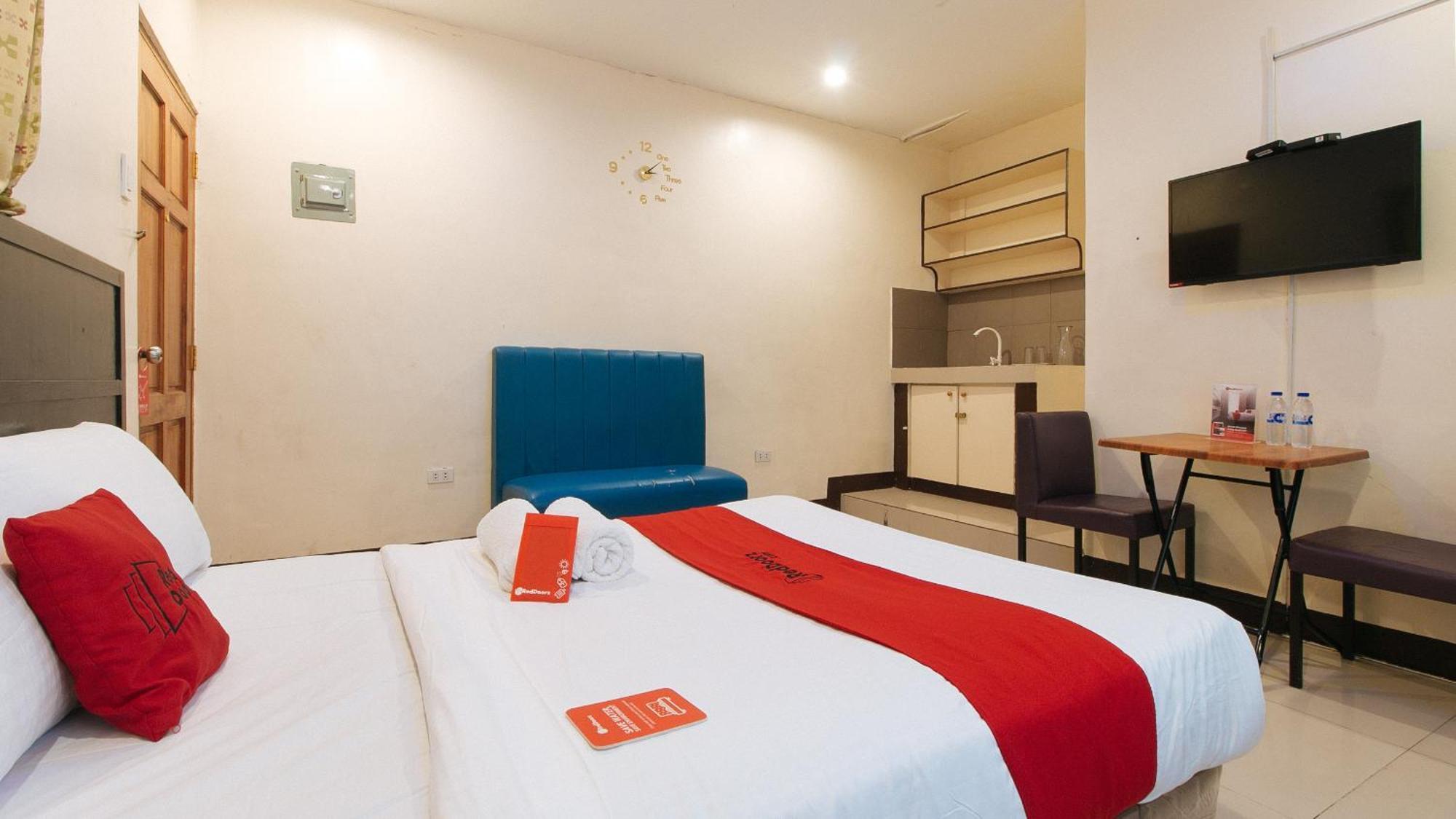 Hotel Reddoorz At V-cat Apartelle Sampaloc 3*
