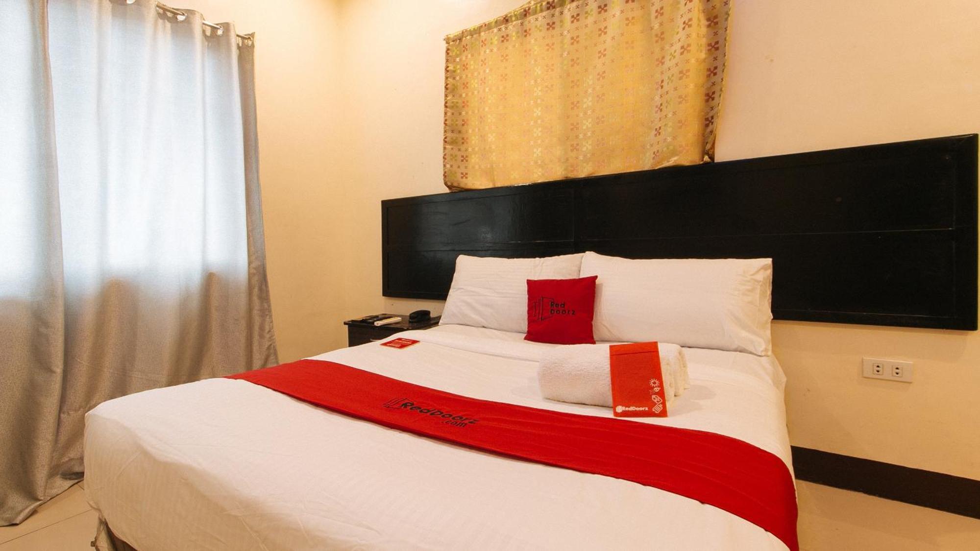 Reddoorz At V-cat Apartelle Sampaloc 3*