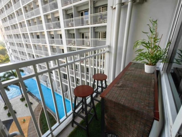 Near Moa, Naia, Picc, & Ccp That Is Comfy With A View! * Manila