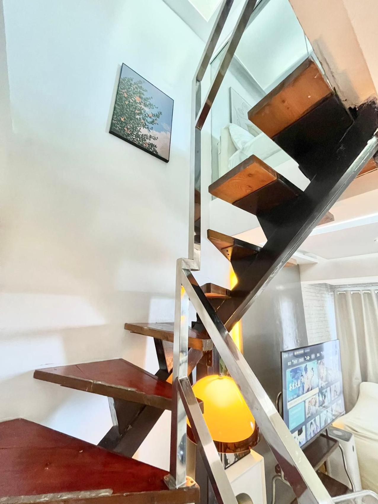 Apartment Thompson Victoria Tower Bgc Loft Type 1br *