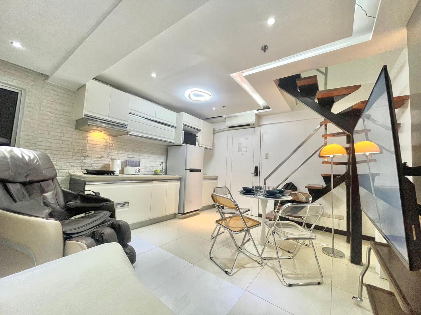 Thompson Victoria Tower Bgc Loft Type 1br