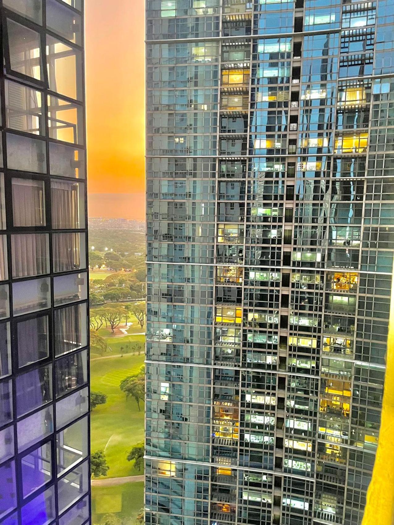 Thompson Victoria Tower Bgc Loft Type 1br Apartment Manila