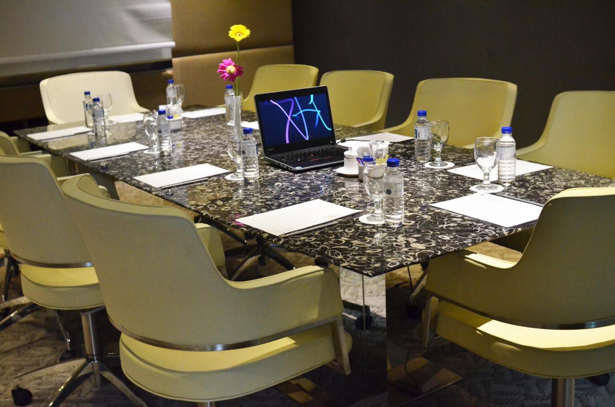 Hotel H2o 4*