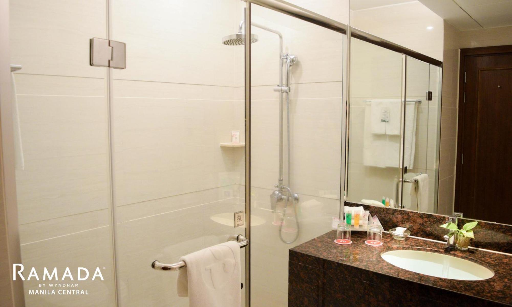 Hotel Ramada By Wyndham Manila