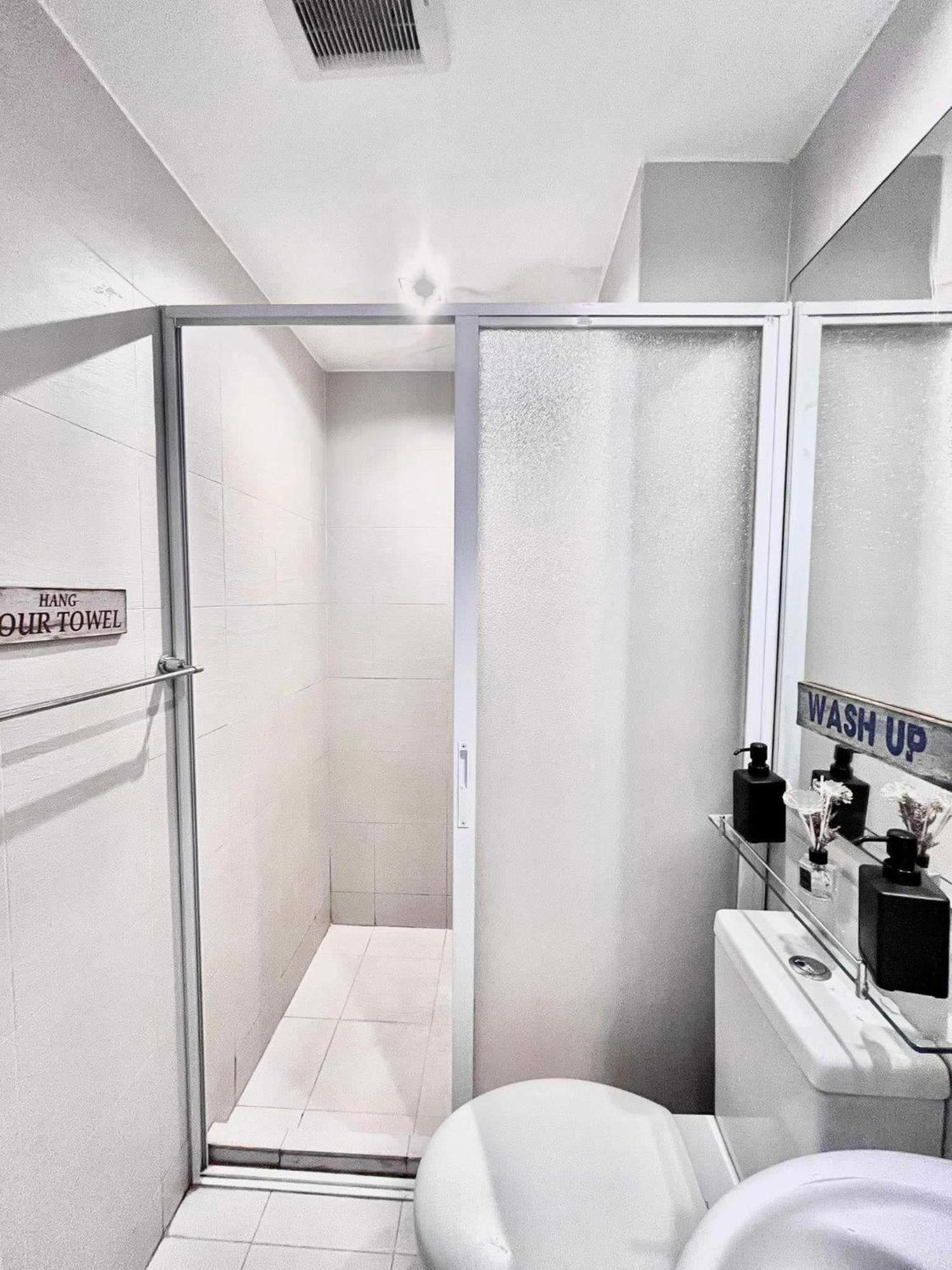 Aparthotel Residences In Azure Condominium Paranaque City Metro *