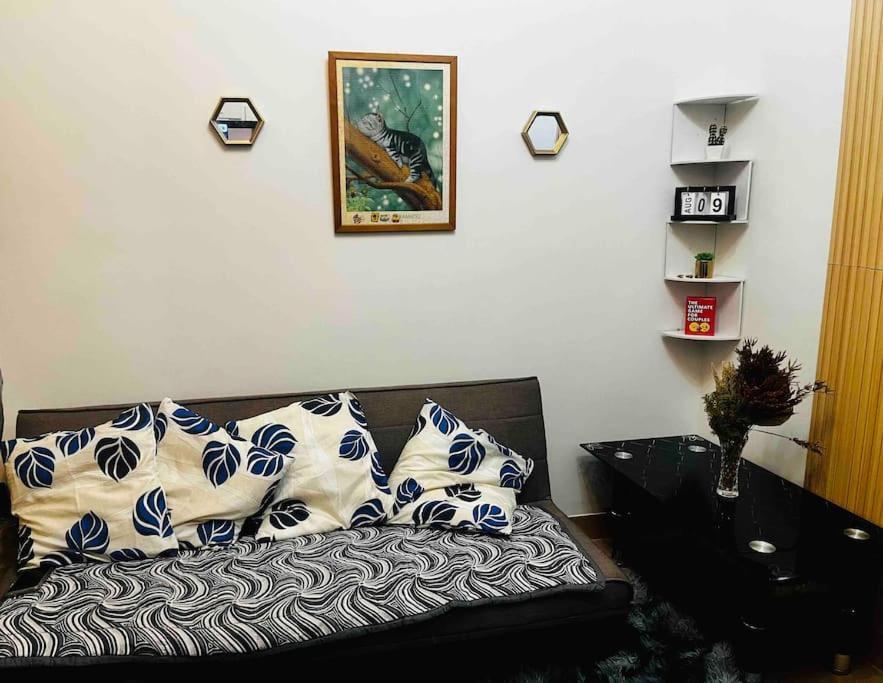 Hannilex Place- Trees Residences Manila