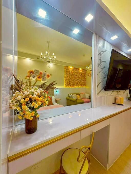 Apartment #17-2 Trees Residences Tower9 Manila