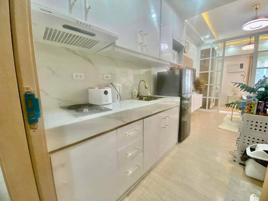 #17-1 Trees Residences Manila