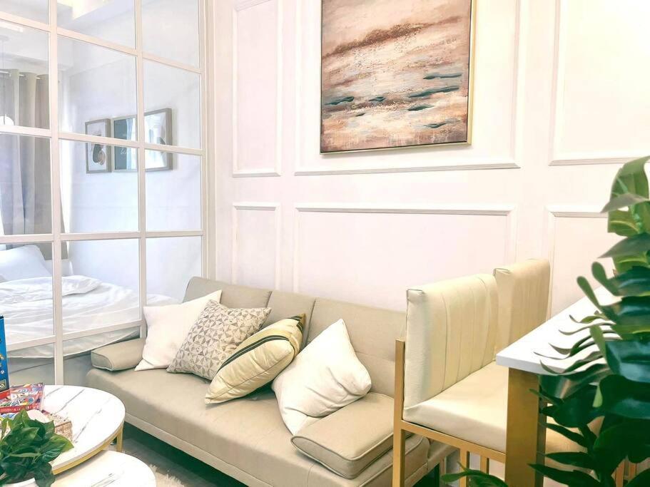 #17-1 Trees Residences Manila