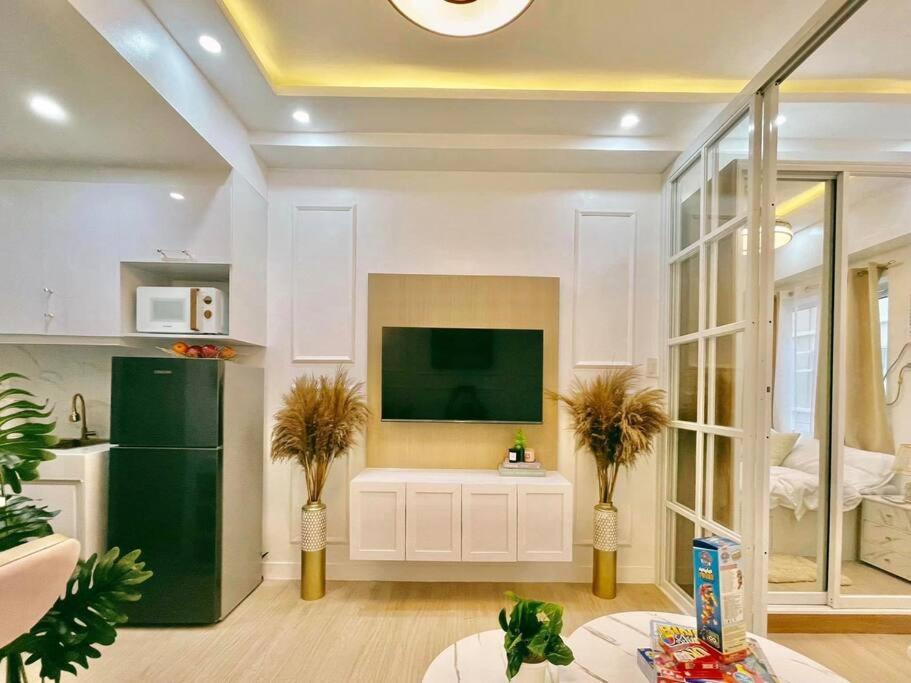 #17-1 Trees Residences