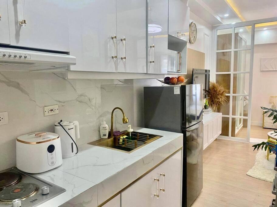 #17-1 Trees Residences Manila