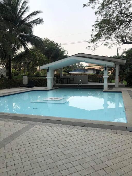 Apartment #8 Grass Residences Tower3 22f Manila